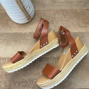 Women’s size 7 leather platform wedge sandal